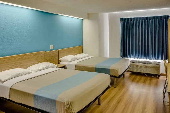 Room 13 of 29