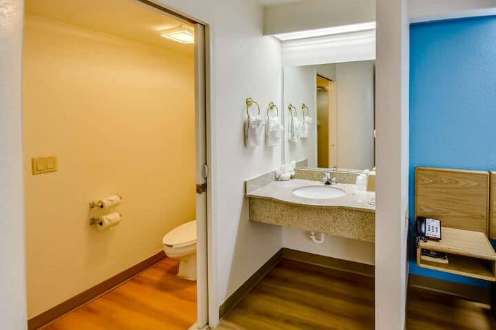 Room 20 of 29