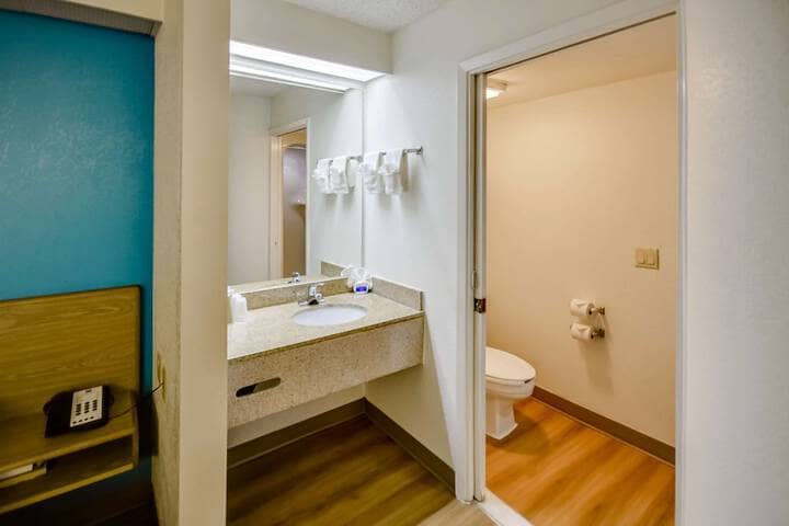 Room 19 of 29