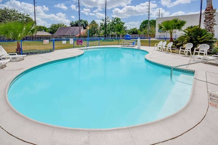 Pool 22 of 29